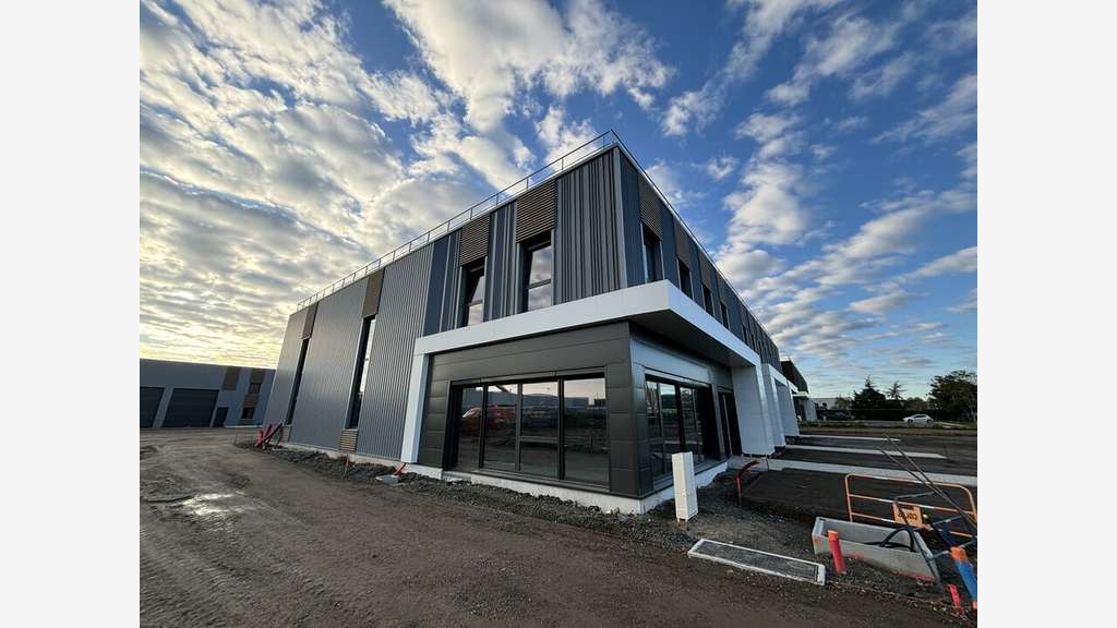 Local moderne 866m² à louer Villefranche sur Saône