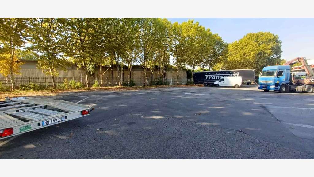 À louer local 1500m² à Villeneuve-la-Garenne