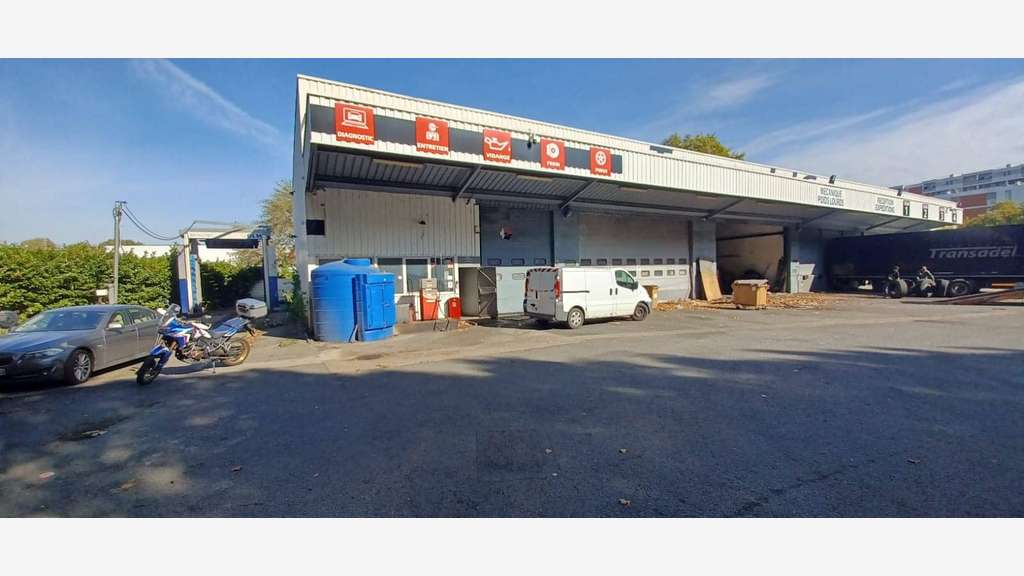 À louer local 1500m² à Villeneuve-la-Garenne