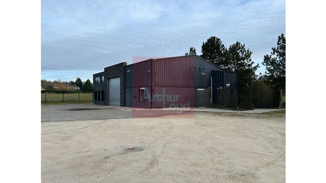 A louer local 303m² à Villeneuve-sur-Lot