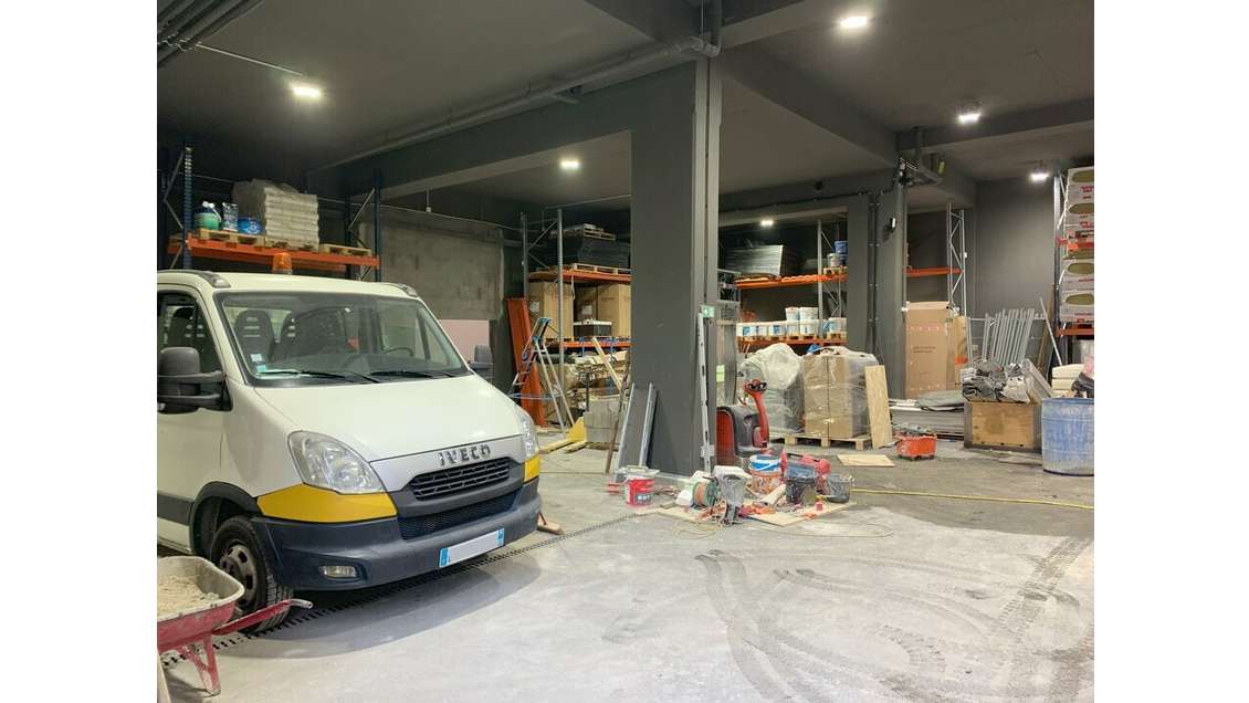 Local d'activité 230m² à louer à Villeurbanne