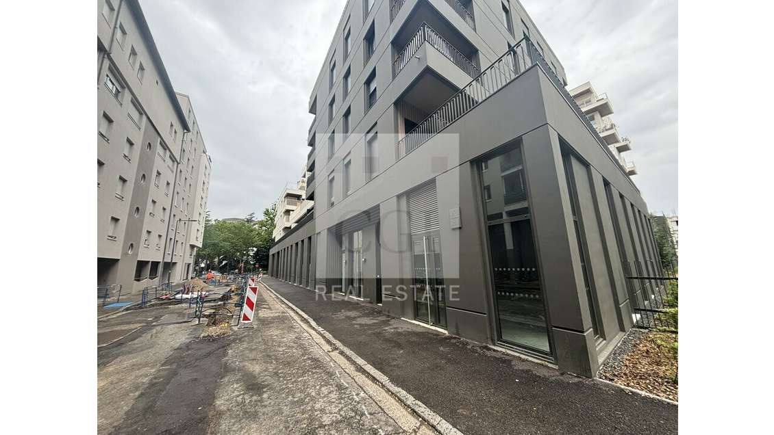 A louer local d'activités 153m² à Villeurbanne 