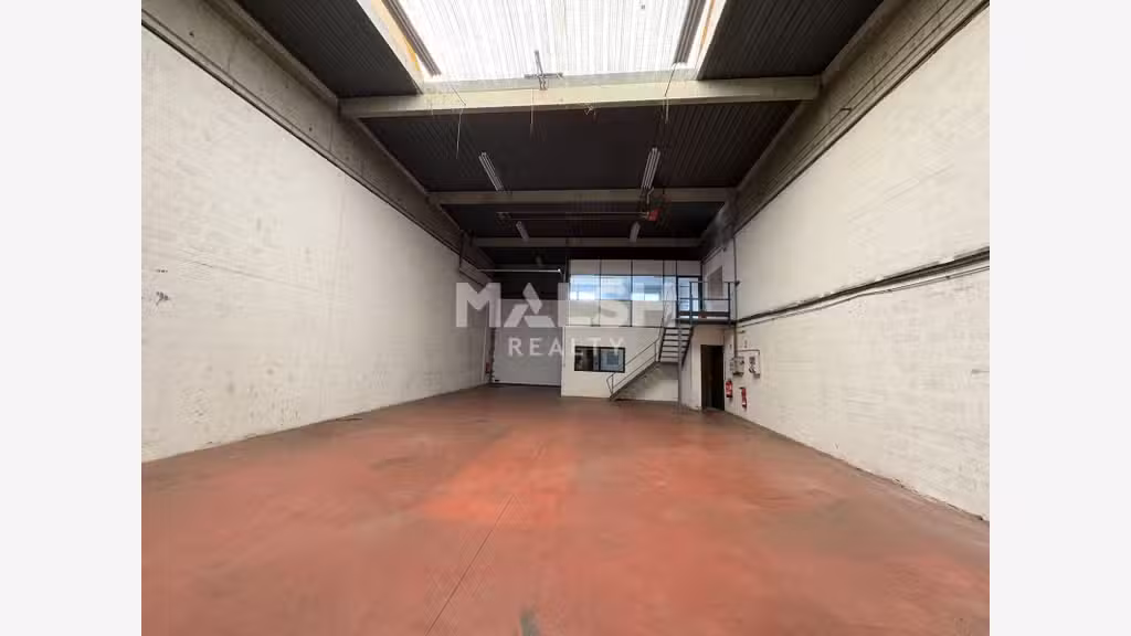 Local d'activités 276m² à louer à Villeurbanne 