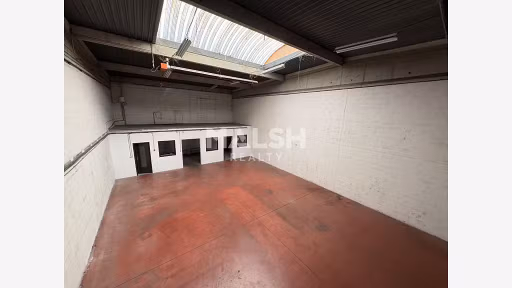 Local d'activités 276m² à louer à Villeurbanne 