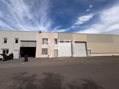 Local d'activités 276m² à louer à Villeurbanne 