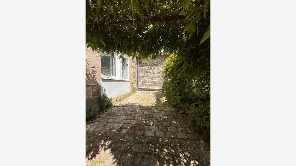 A louer bureaux de 210m² en ZA Yffiniac RN12