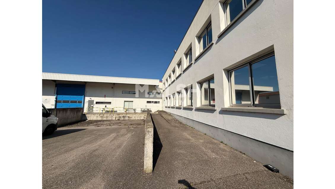 Bâtiment indépendant équipé de quais Villeurbanne