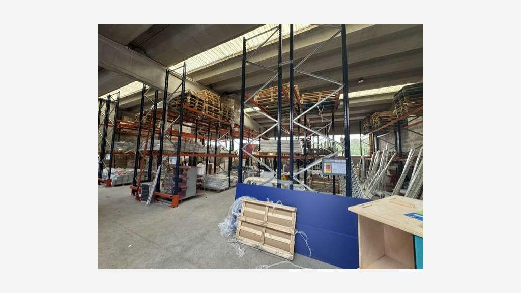A louer entrepôt 300m² à Antibes ZI 3 Moulins