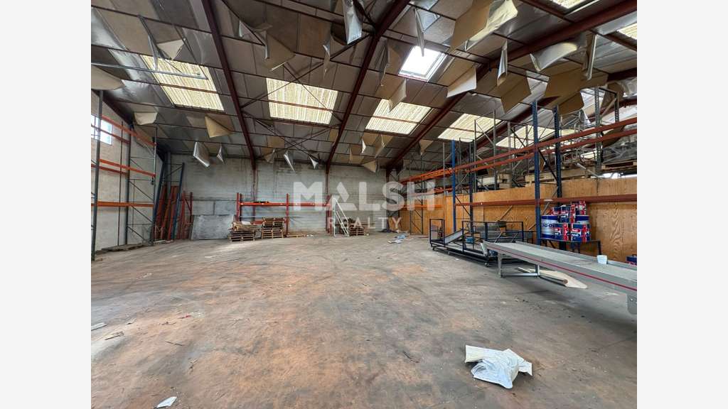 Local à louer 350m² à Beauvallon ZI Richard Bloch
