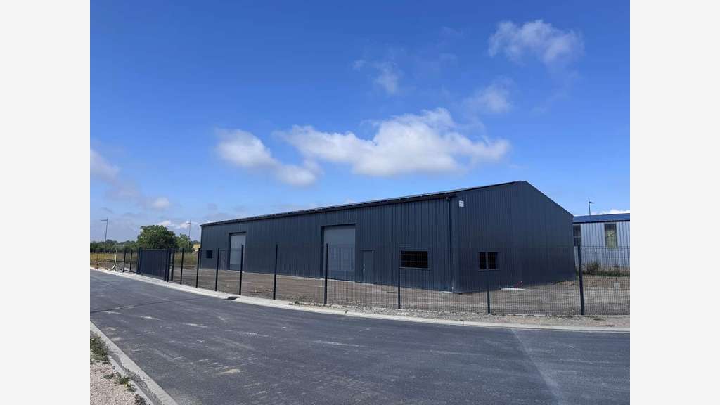 À louer entrepôt de 268m² à Recy 