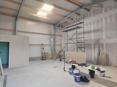 A louer box professionnel neuf 80m² à Bourg-Blanc