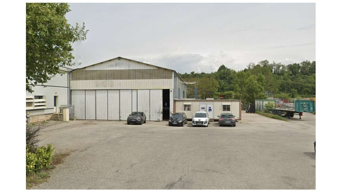 Local de stockage 850m² à louer zone Sud Valence