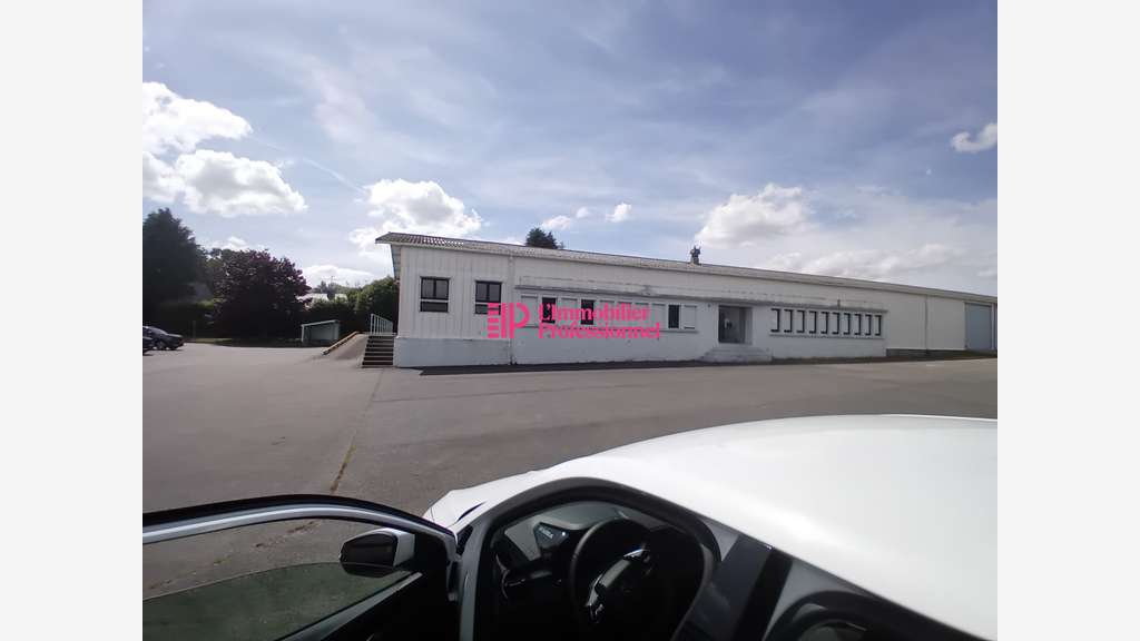 A louer local d'activité 450m² à Quimper Est
