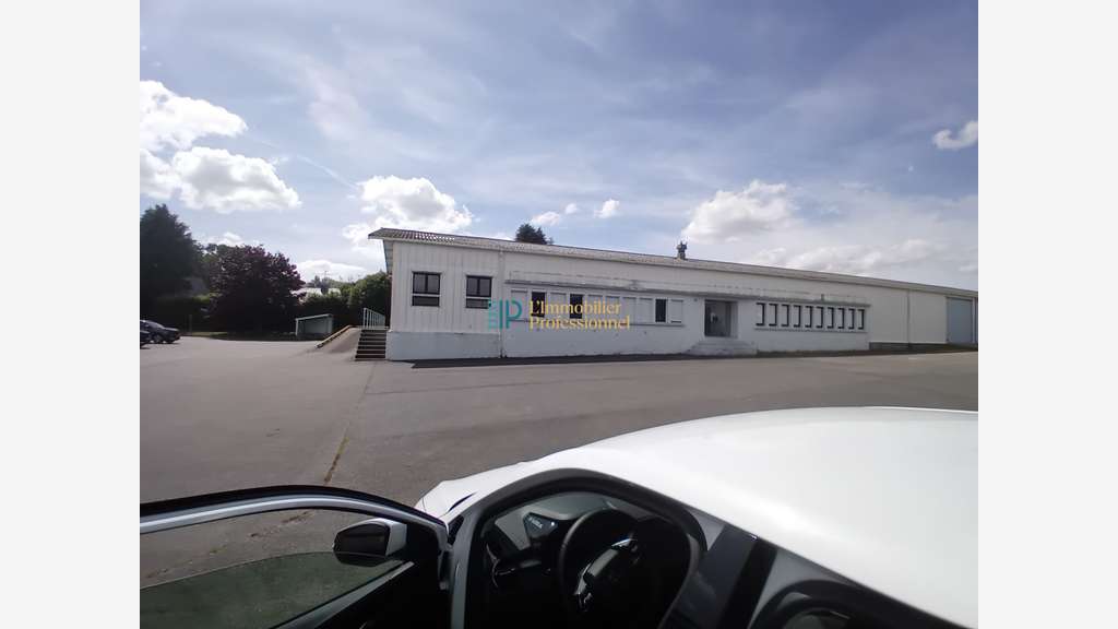 A louer local d'activité 450m² à Quimper Est
