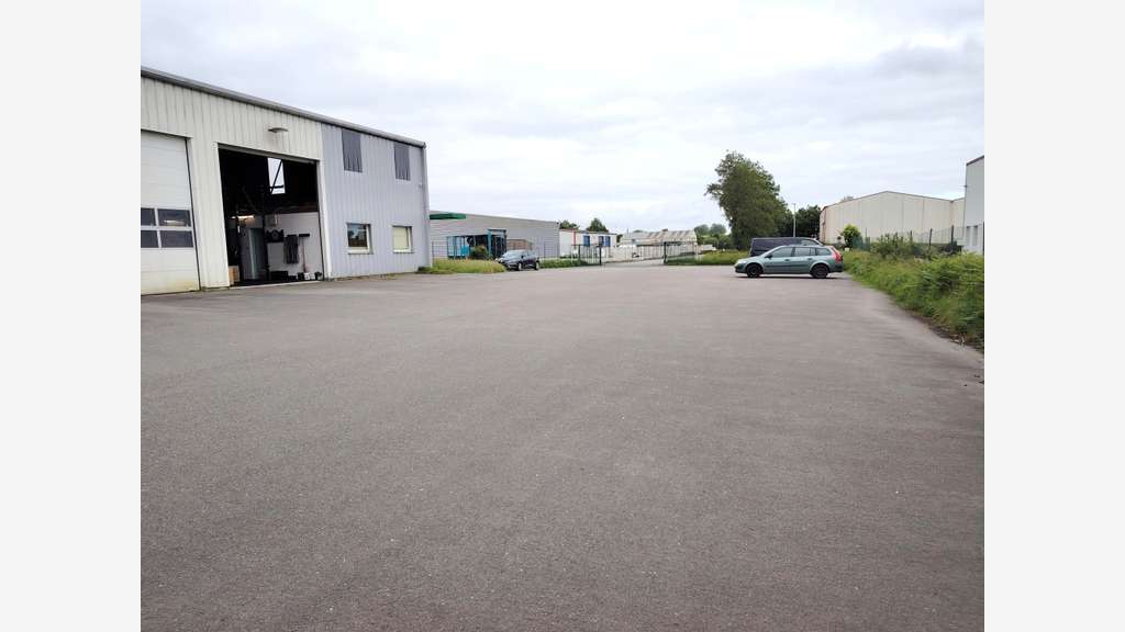 A louer bâtiment industriel 270m² à Lesneven