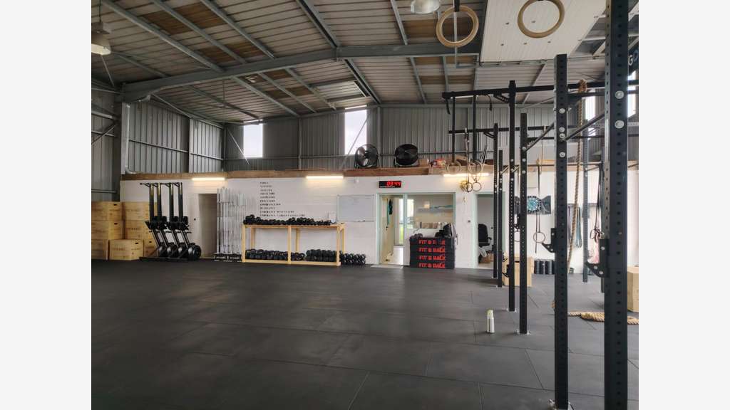 A louer bâtiment industriel 270m² à Lesneven