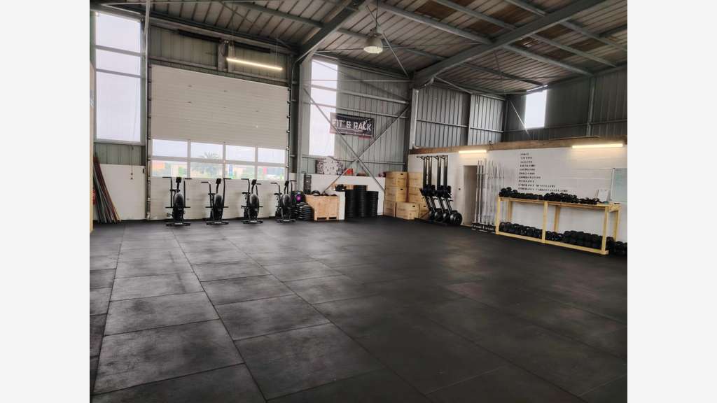 A louer bâtiment industriel 270m² à Lesneven