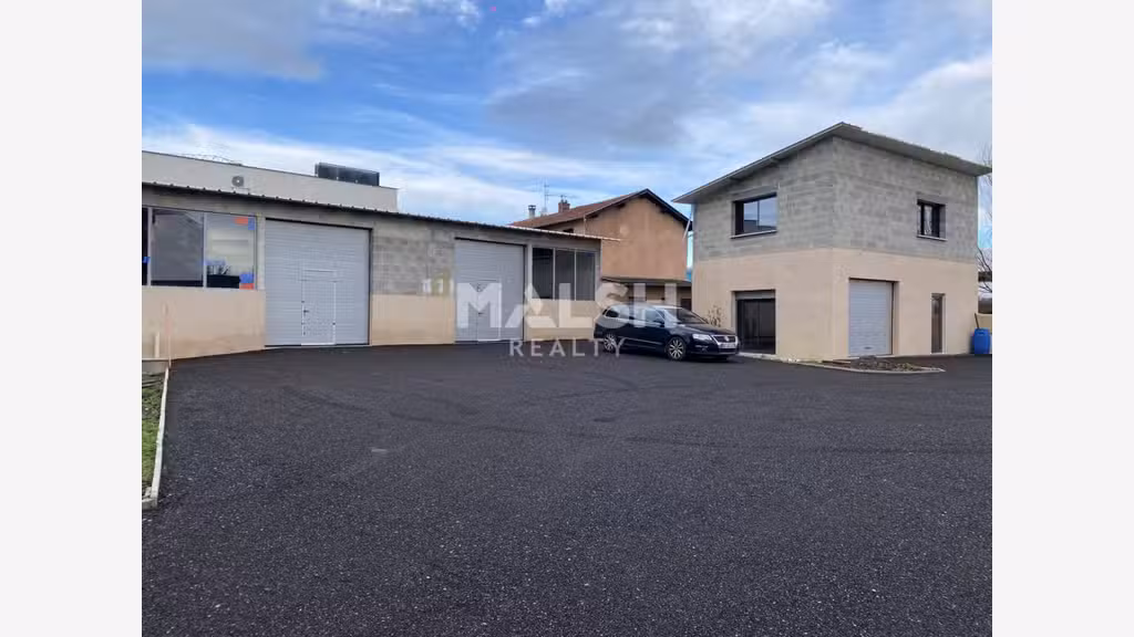 Local neuf 125m² à louer en ZI à Saint-Genis-Laval