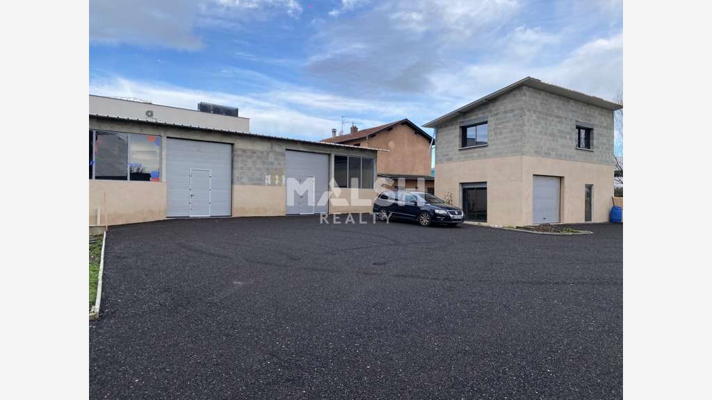 Local neuf 125m² à louer en ZI à Saint-Genis-Laval