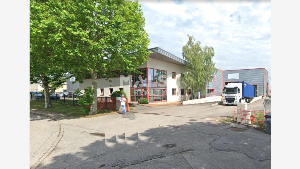 Local d'activités récent à LOUER 564m² à Dagneux