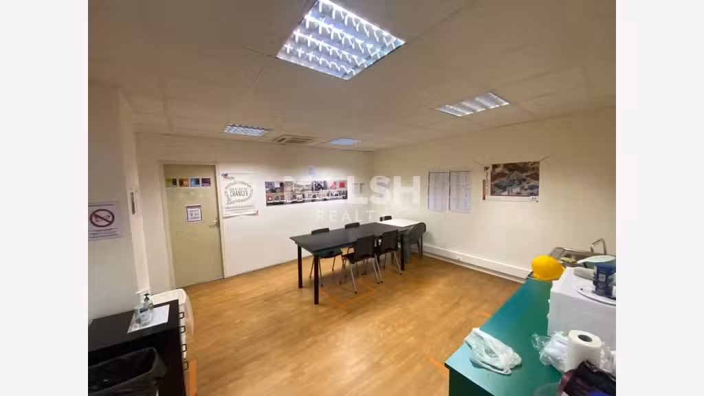 Local d'activité à louer 520m² à Vienne ZI Leveau