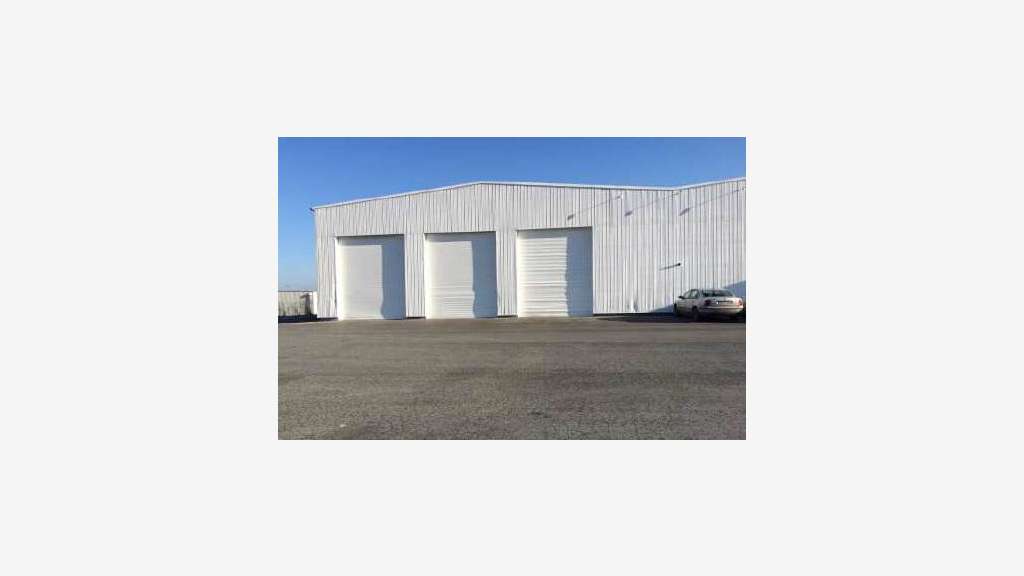 A louer local 420m² ZA historique Grand Soissons