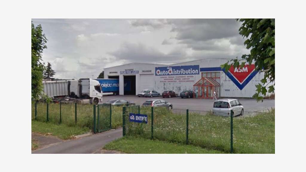 A louer local 420m² ZA historique Grand Soissons
