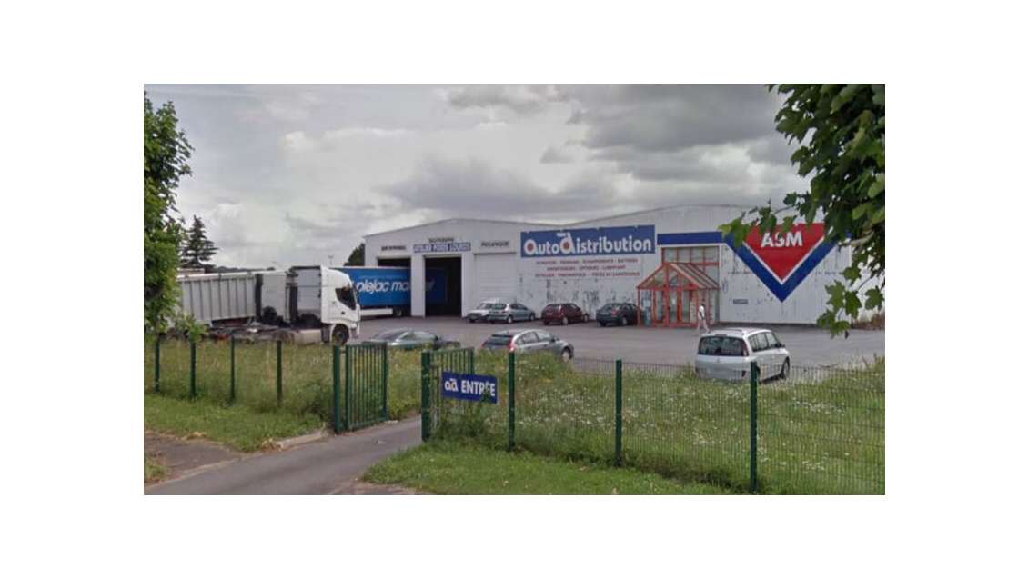 A louer local 420m² ZA historique Grand Soissons