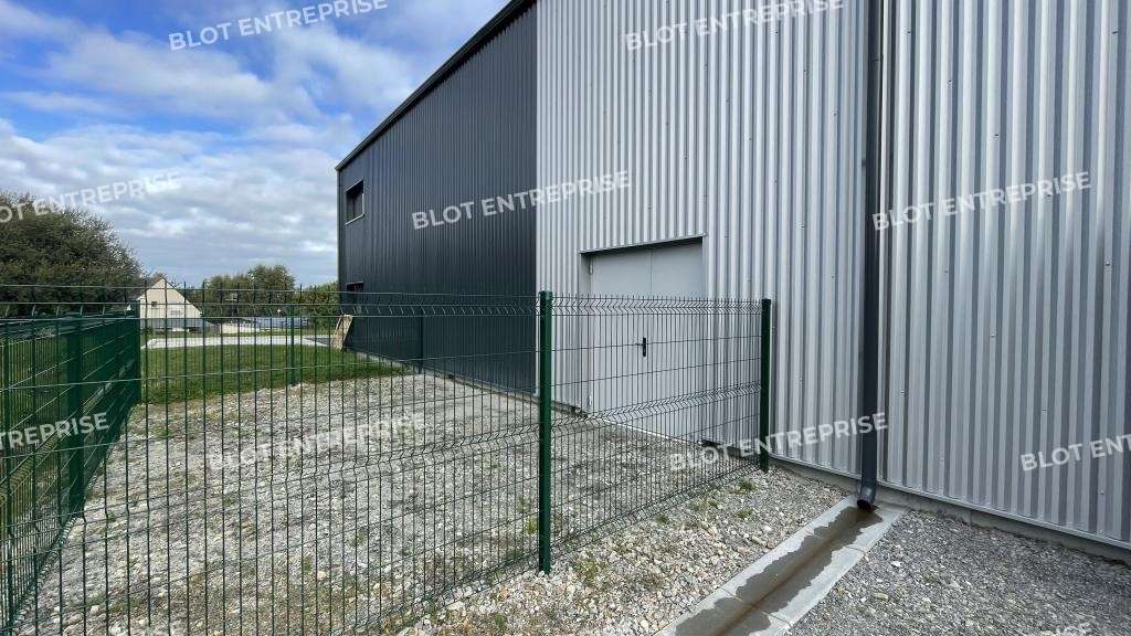 A louer local d'activité 158m² à Saint-Molf
