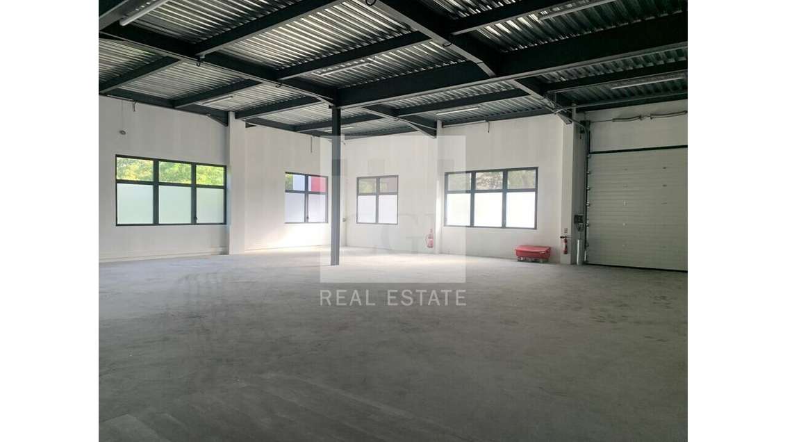 A louer local d'activités de 1032m² à Dardilly