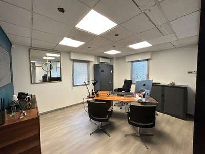 A louer local d'activités bureaux 200m² à Avrillé
