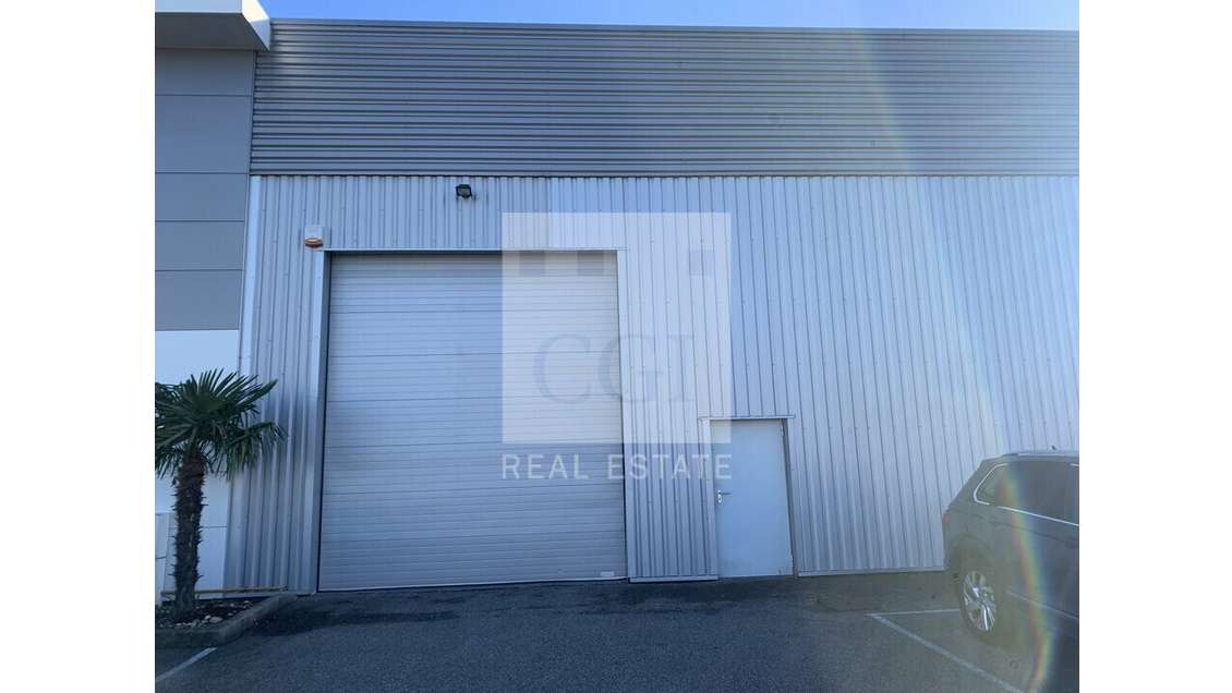 A louer local d'activités de 279m² à Saint Priest