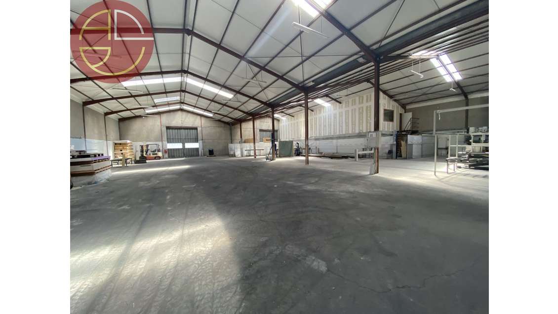 A louer local d'activité 1300m² à Aucamville N20