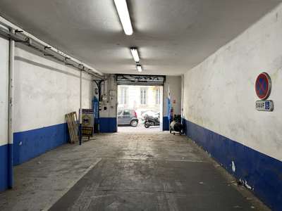 Local 405m² à louer à Marseille Cinq Avenues 13004