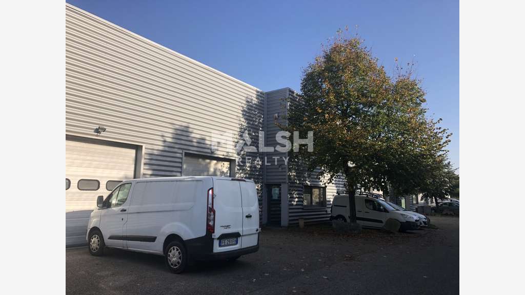 A louer local d'activités 436m² à Decines Charpieu