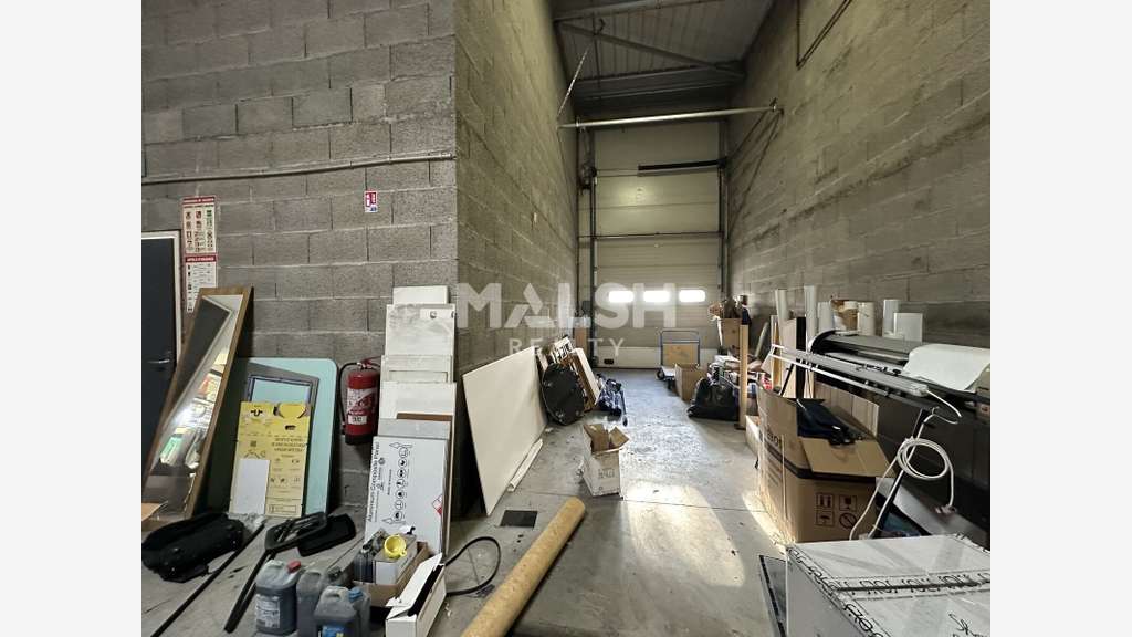 A louer local d'activités 436m² à Decines Charpieu