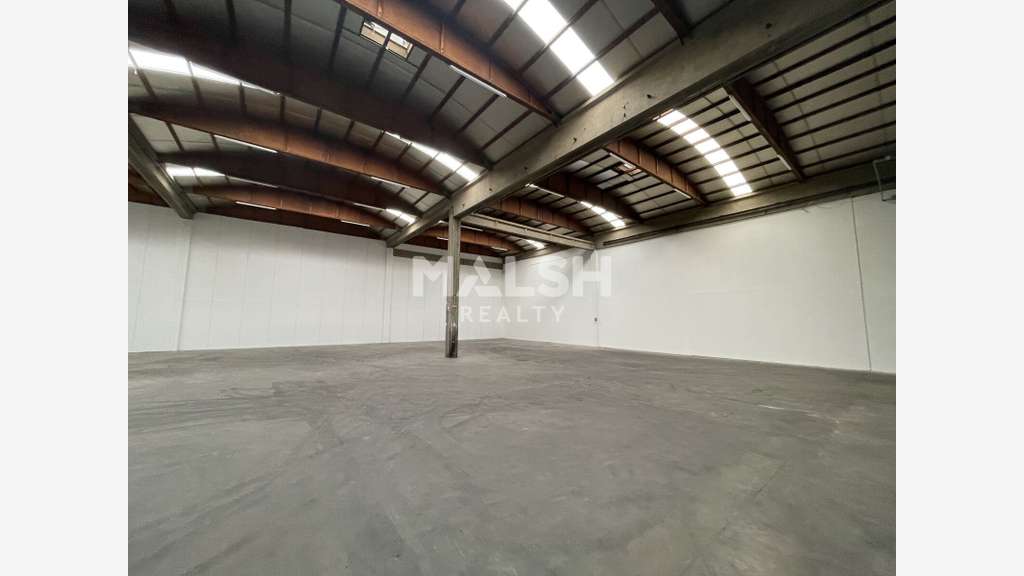 Local d'activités bureaux 510m² à louer St Priest