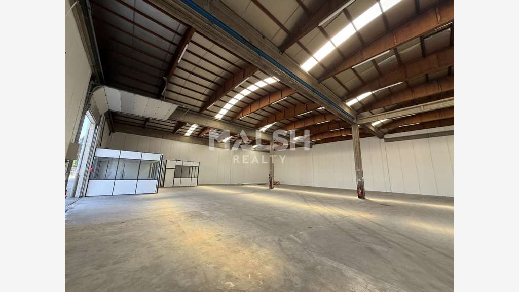 Local d'activités bureaux 510m² à louer St Priest