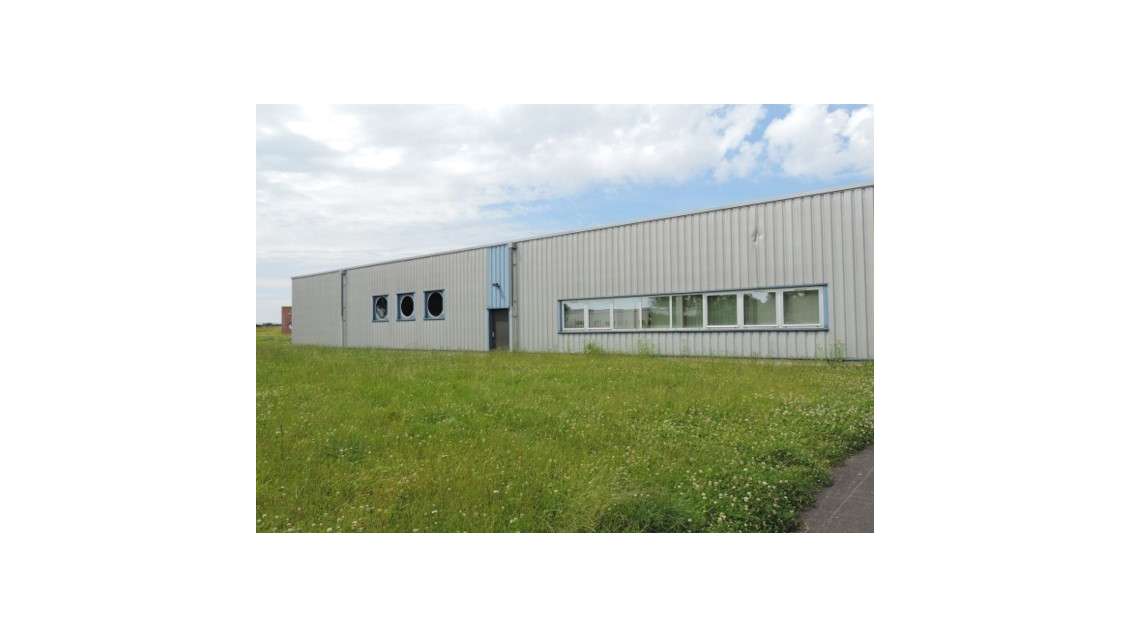 Loue local d'activités 600m² à Walincourt Selvigny