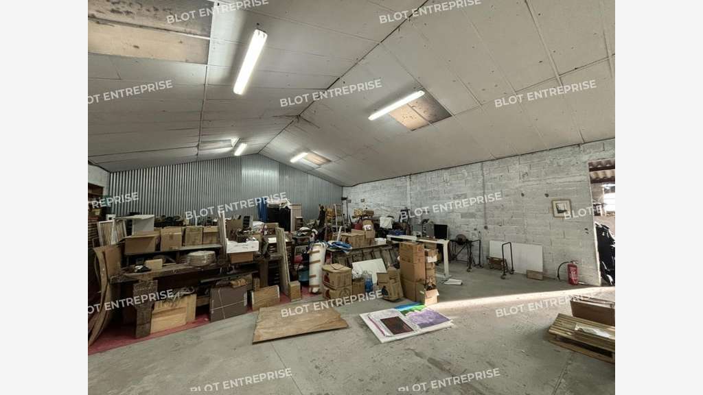 A louer local d'activités 210m² à Basse-Goulaine