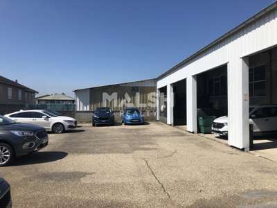 Local d'activités 750m² à louer à Bourg en Bresse