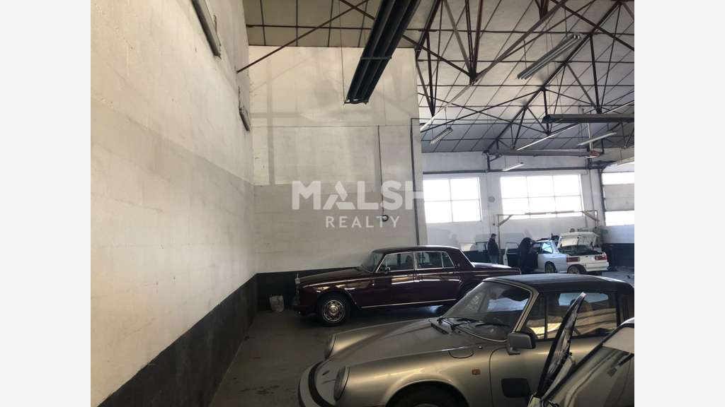 Local d'activités 750m² à louer à Bourg en Bresse