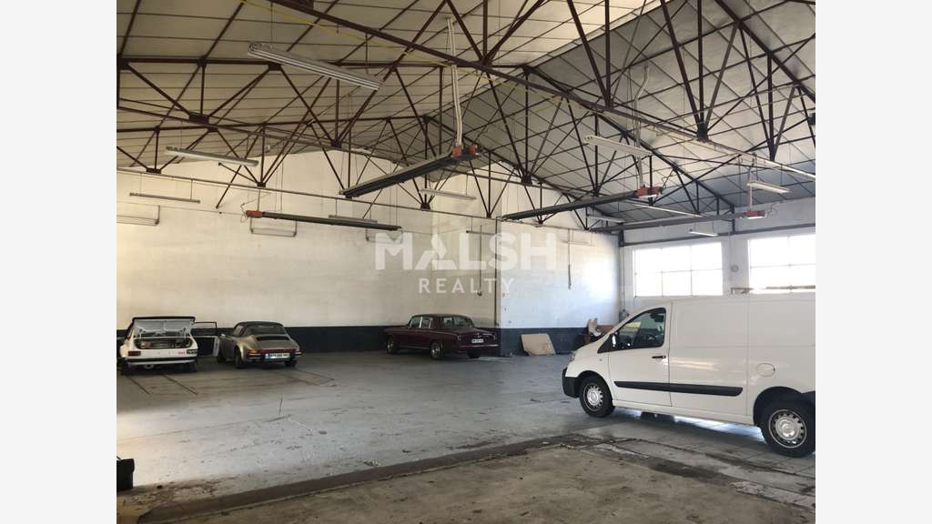 Local d'activités 750m² à louer à Bourg en Bresse