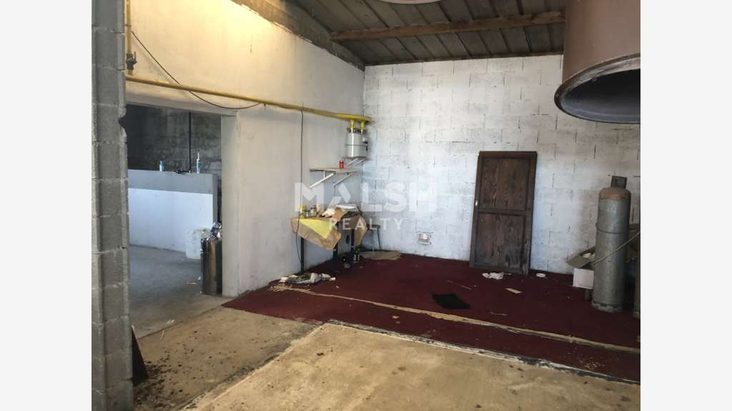 Local d'activités 750m² à louer à Bourg en Bresse