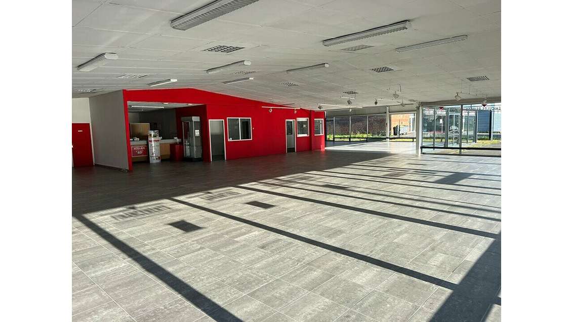 Local d'activités 1015m² à louer à Calais ZA Doret