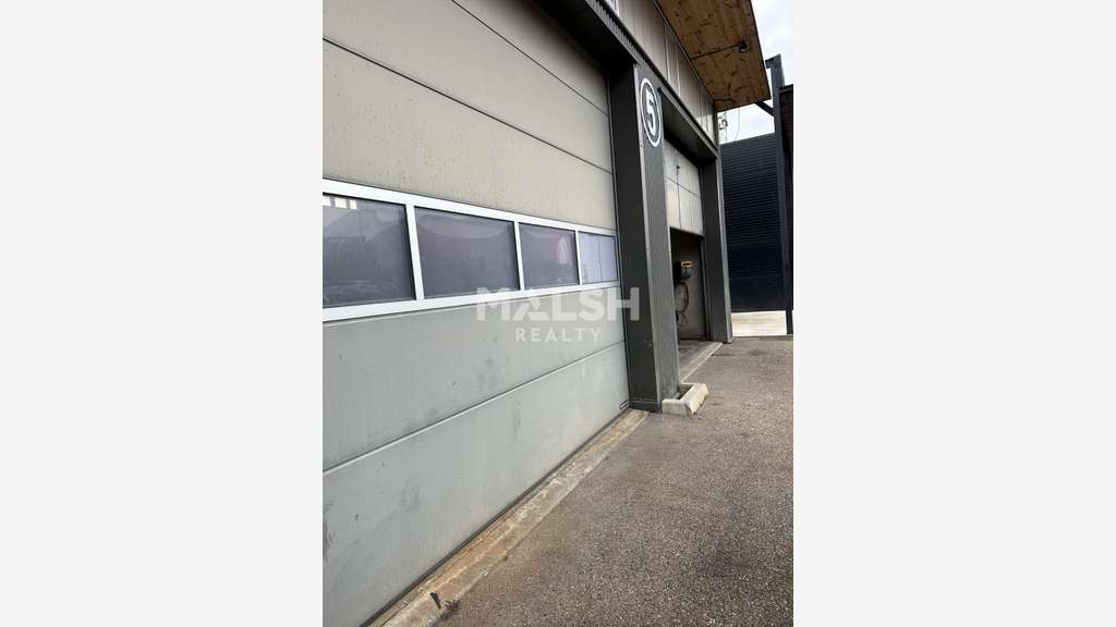 Local d'activités 588m² à louer à Chasse-sur-Rhône
