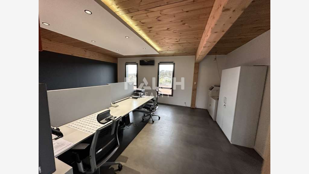 Local d'activités 588m² à louer à Chasse-sur-Rhône