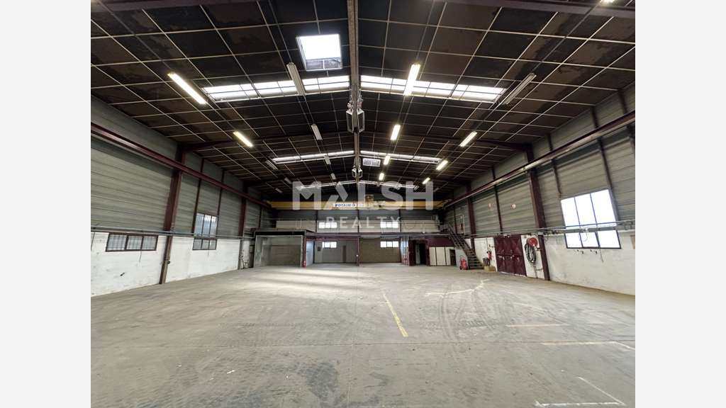 A louer local d'activité 1250m² à Chassieu