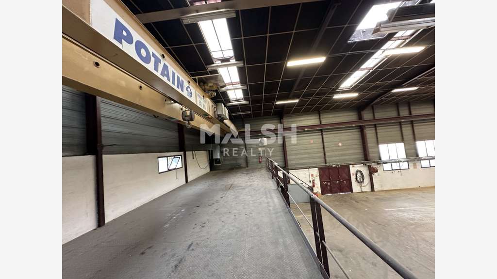 A louer local d'activité 1250m² à Chassieu