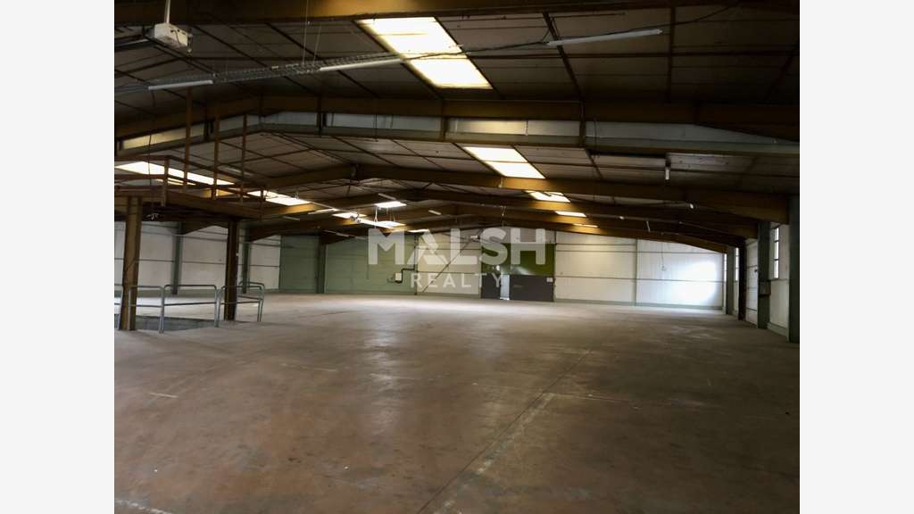 A louer local activité 2060m² Civrieux-d'Azergues